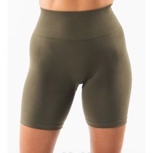 Alphalete Amplify shorts